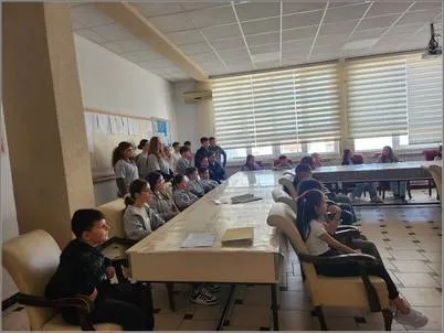 Informativna Sredba So Pretstavnici Od Centarot Za Upravuvanje So Krizi 1
