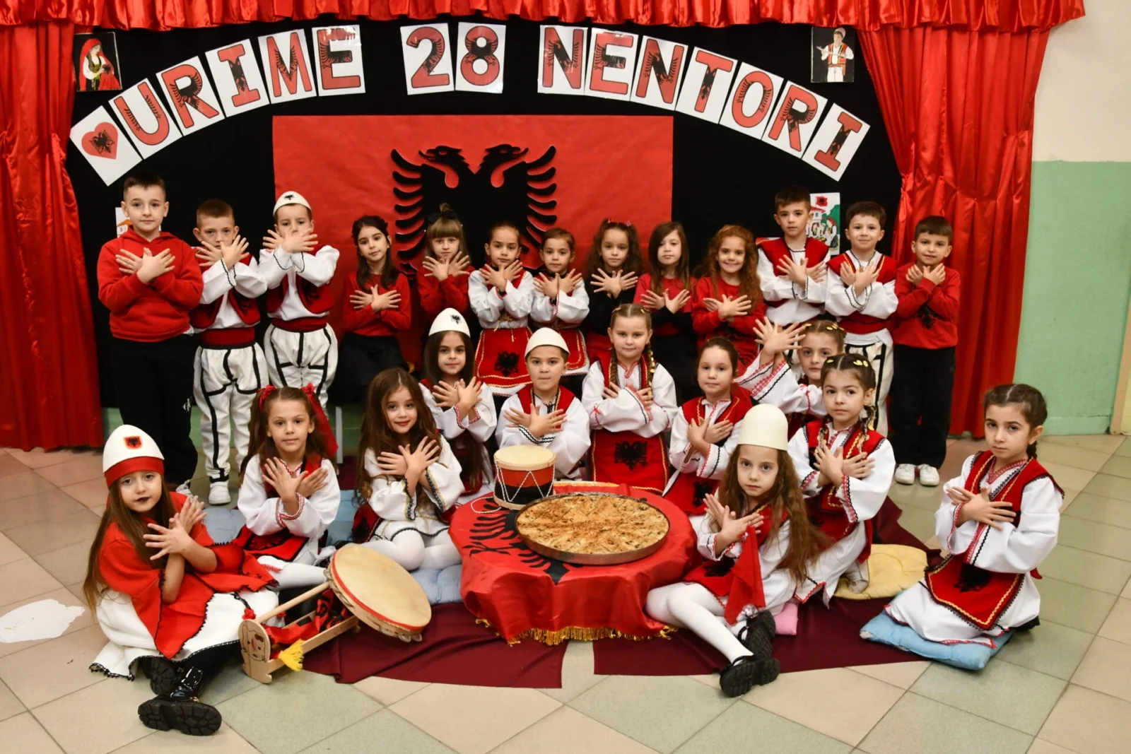 Le të rritemi me dashuri për atdheun 28 11 2025 01