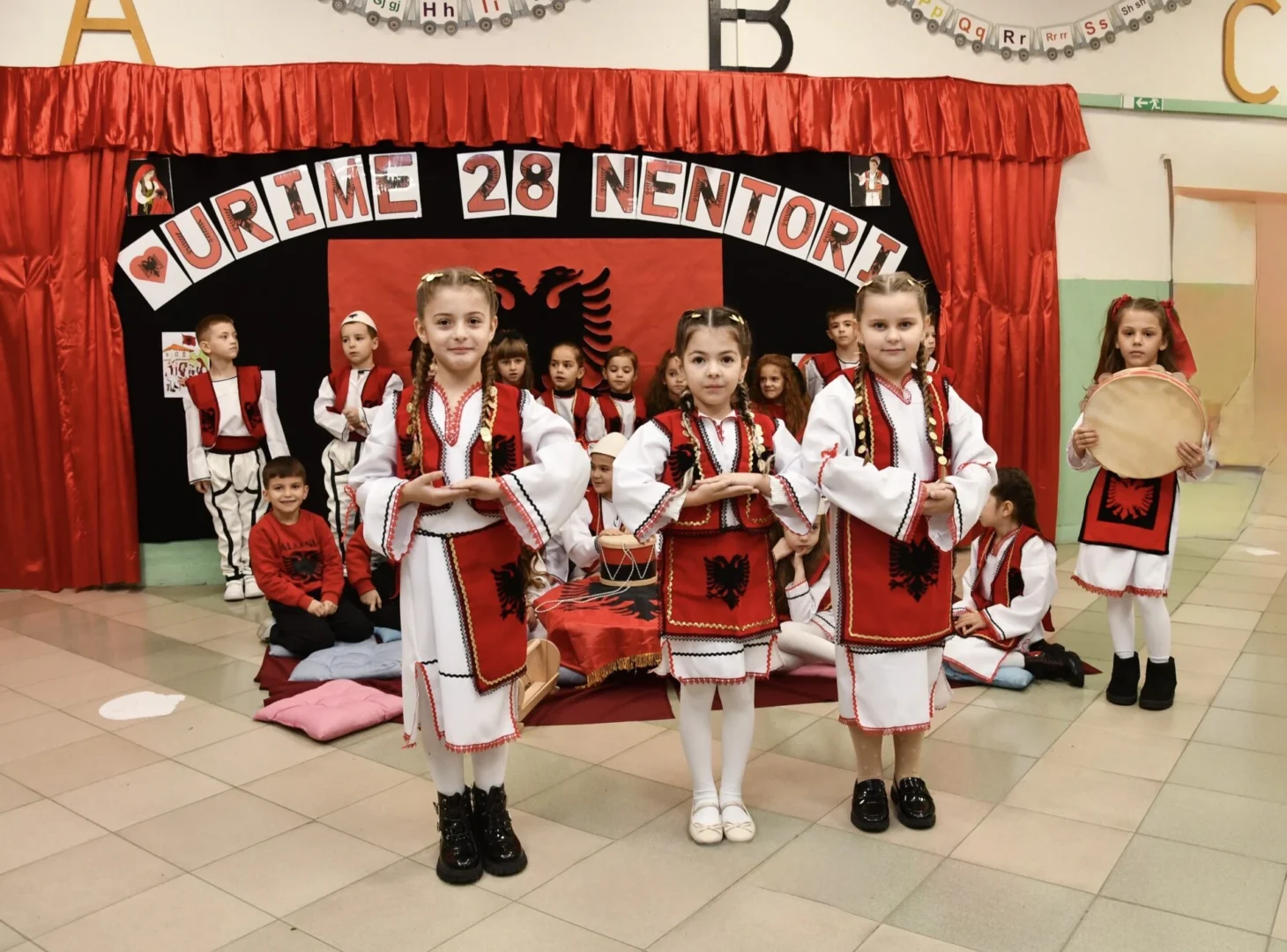 Le të rritemi me dashuri për atdheun 28 11 2025 02