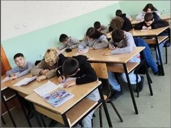 Слободна активност: Пишување вежби 7-4, 25-11-2025 - слика 3